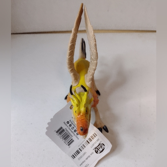 Chomping Giants Figure Grin Studios Yellow Orange Mythical Flying Dragon (E2) - Picture 2 of 4